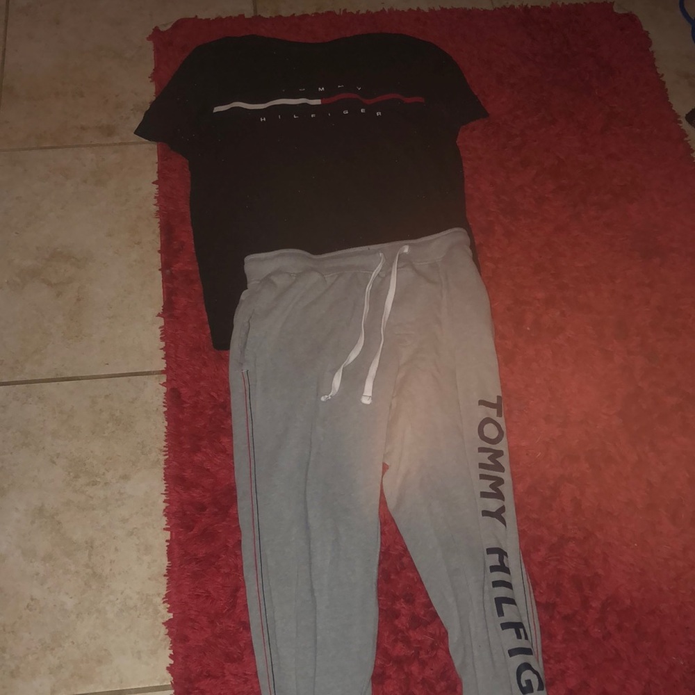 Tommy Hilfiger sweat pants and shirt